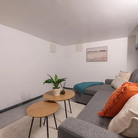 公寓 Spacious 4-bed Near Kirkstall & With Parking Ideal For Long & Work Trips *