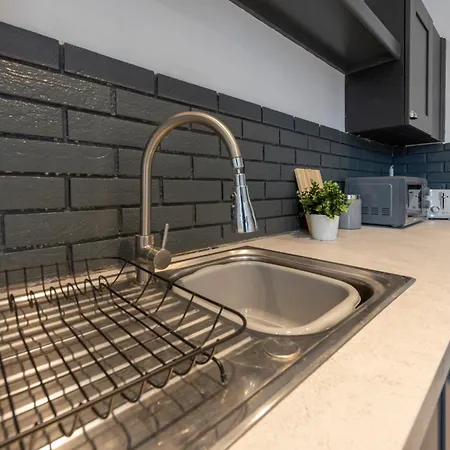 公寓 Spacious 4-bed Near Kirkstall & With Parking Ideal For Long & Work Trips *