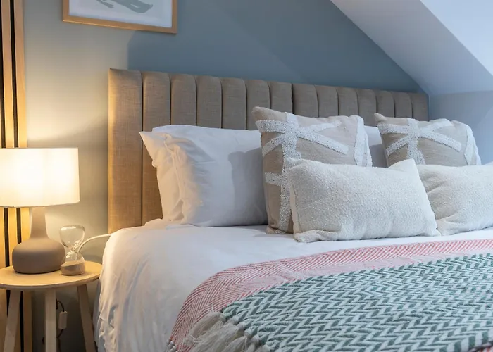 公寓 Spacious 4-bed Near Kirkstall & With Parking Ideal For Long & Work Trips *