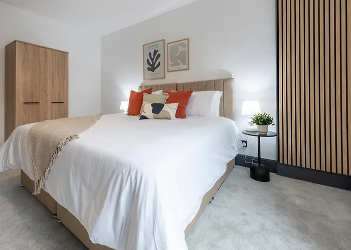 公寓 Spacious 4-bed Near Kirkstall & With Parking Ideal For Long & Work Trips *