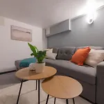 Apartamento Spacious 4-bed Near Kirkstall & With Parking Ideal For Long & Work Trips Leeds (West Yorkshire)